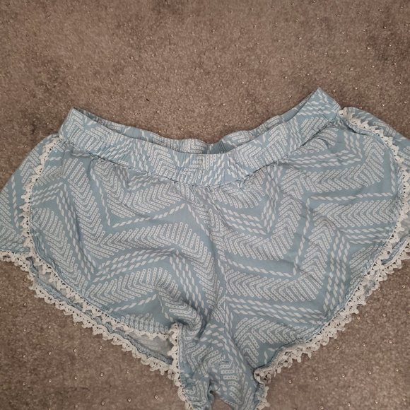 Cute Derek Heart Blue and White shorts - Picture 3 of 10